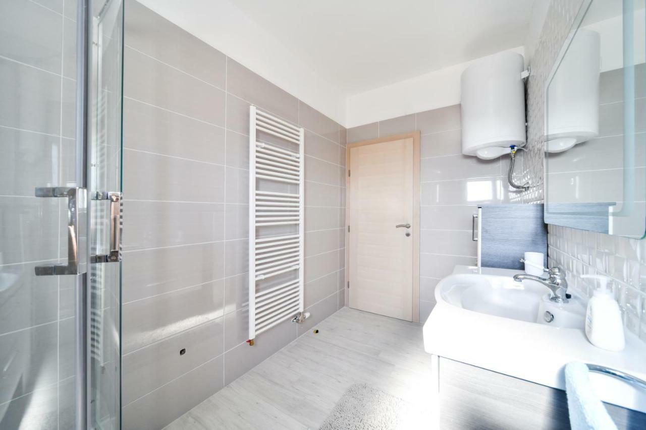 Hotel Apartman Novokmet-Crno Zadar Exteriér fotografie