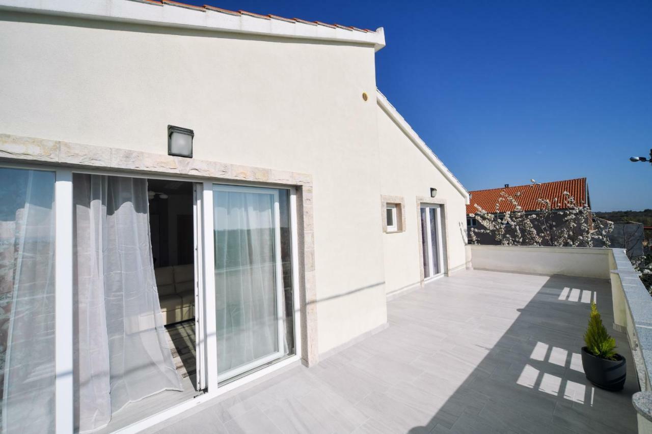 Hotel Apartman Novokmet-Crno Zadar Exteriér fotografie