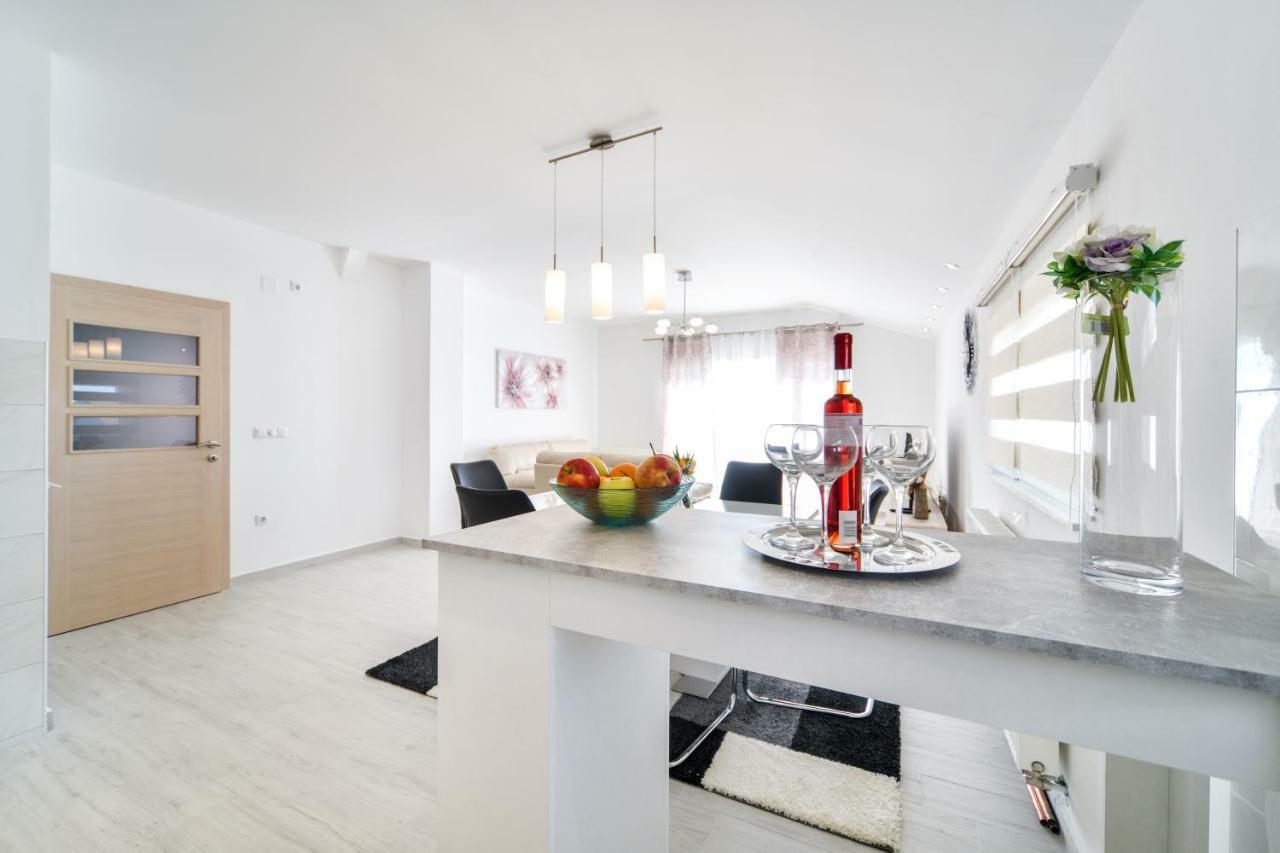 Hotel Apartman Novokmet-Crno Zadar Exteriér fotografie